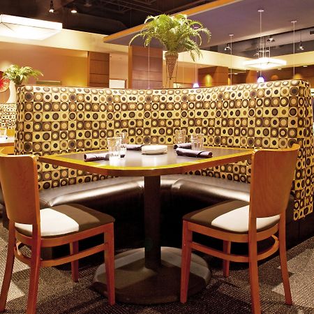 Holiday Inn Hotel & Suites Bloomington Airport By Ihg Εξωτερικό φωτογραφία