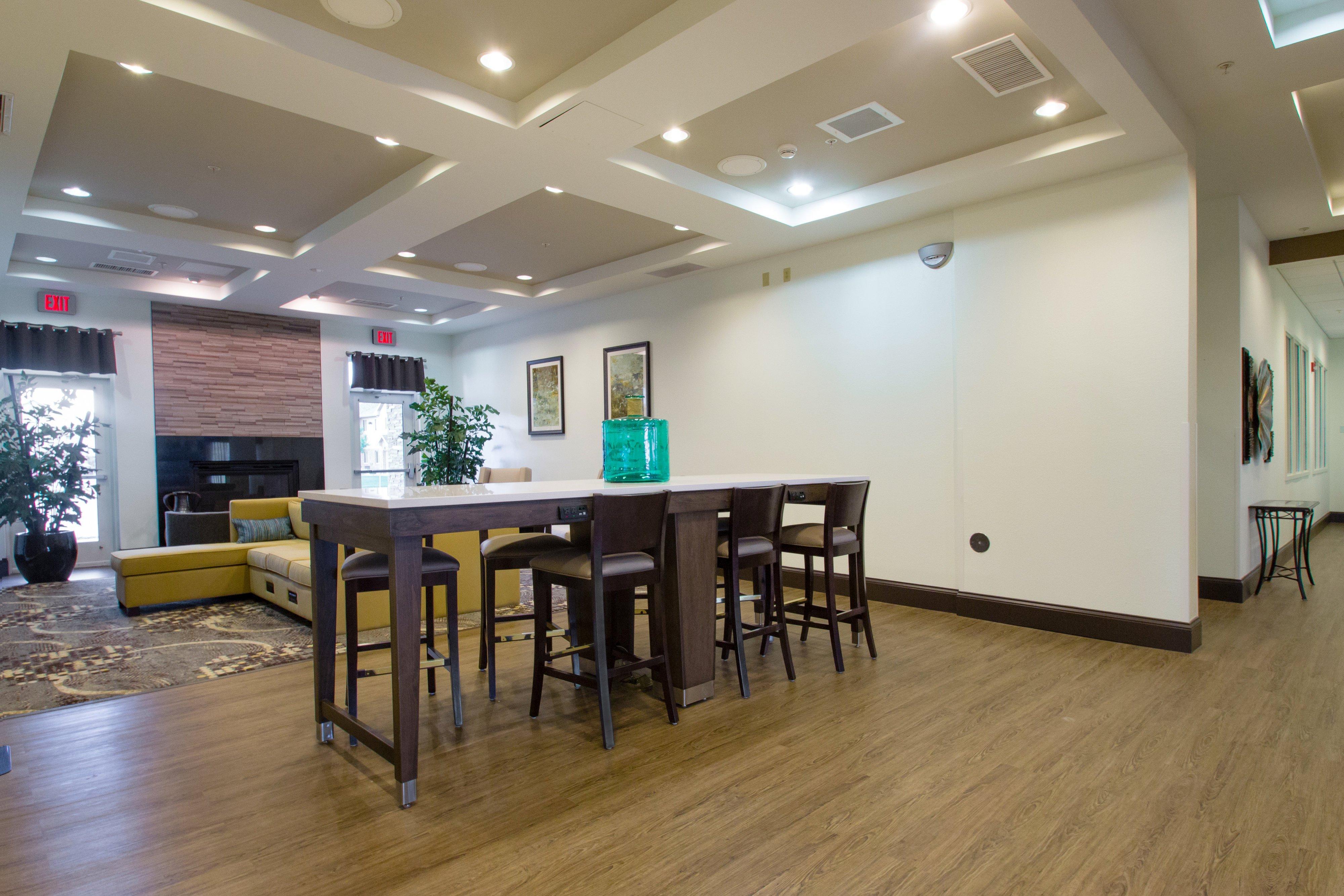 Holiday Inn Hotel & Suites Bloomington Airport By Ihg Εξωτερικό φωτογραφία