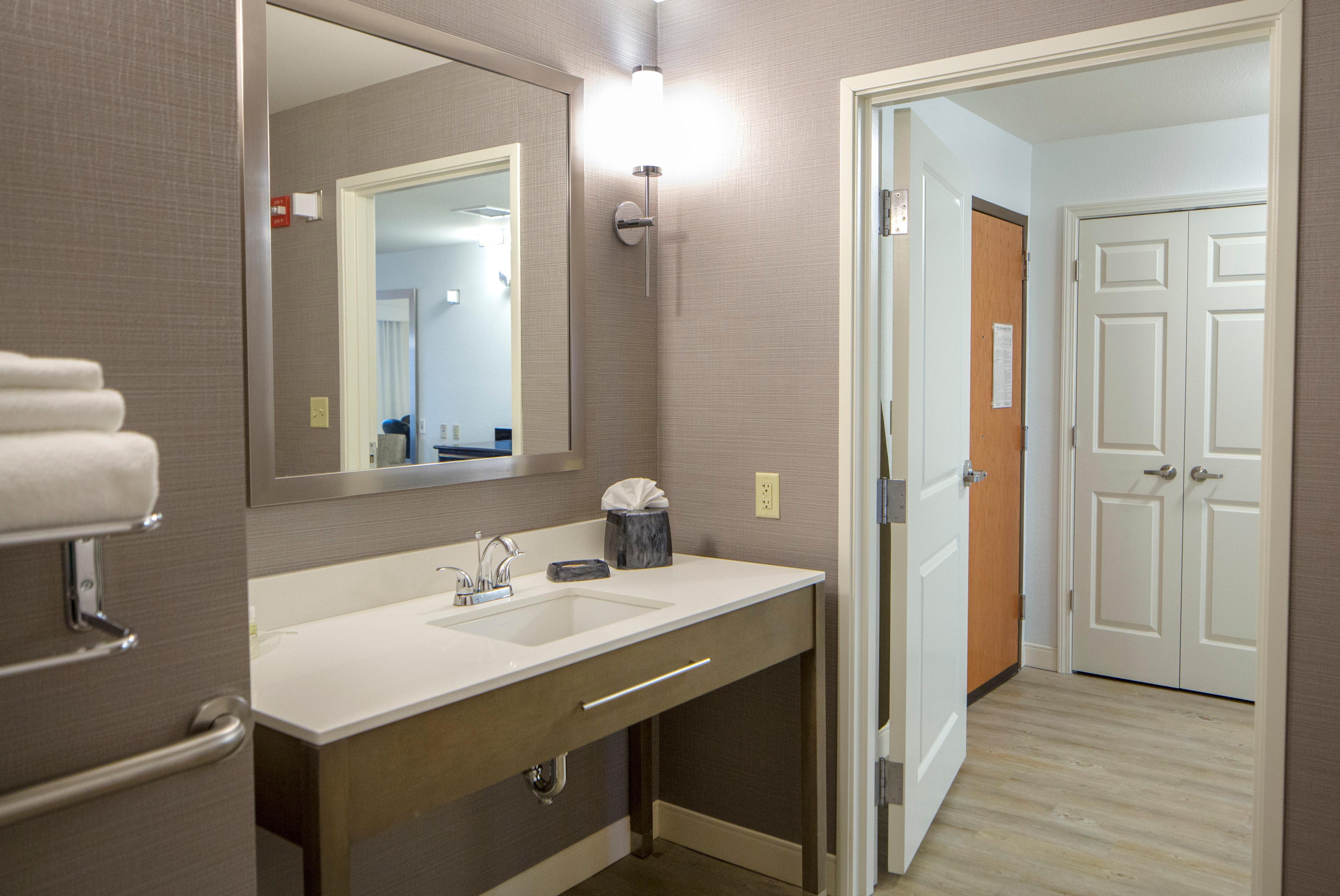 Holiday Inn Hotel & Suites Bloomington Airport By Ihg Εξωτερικό φωτογραφία