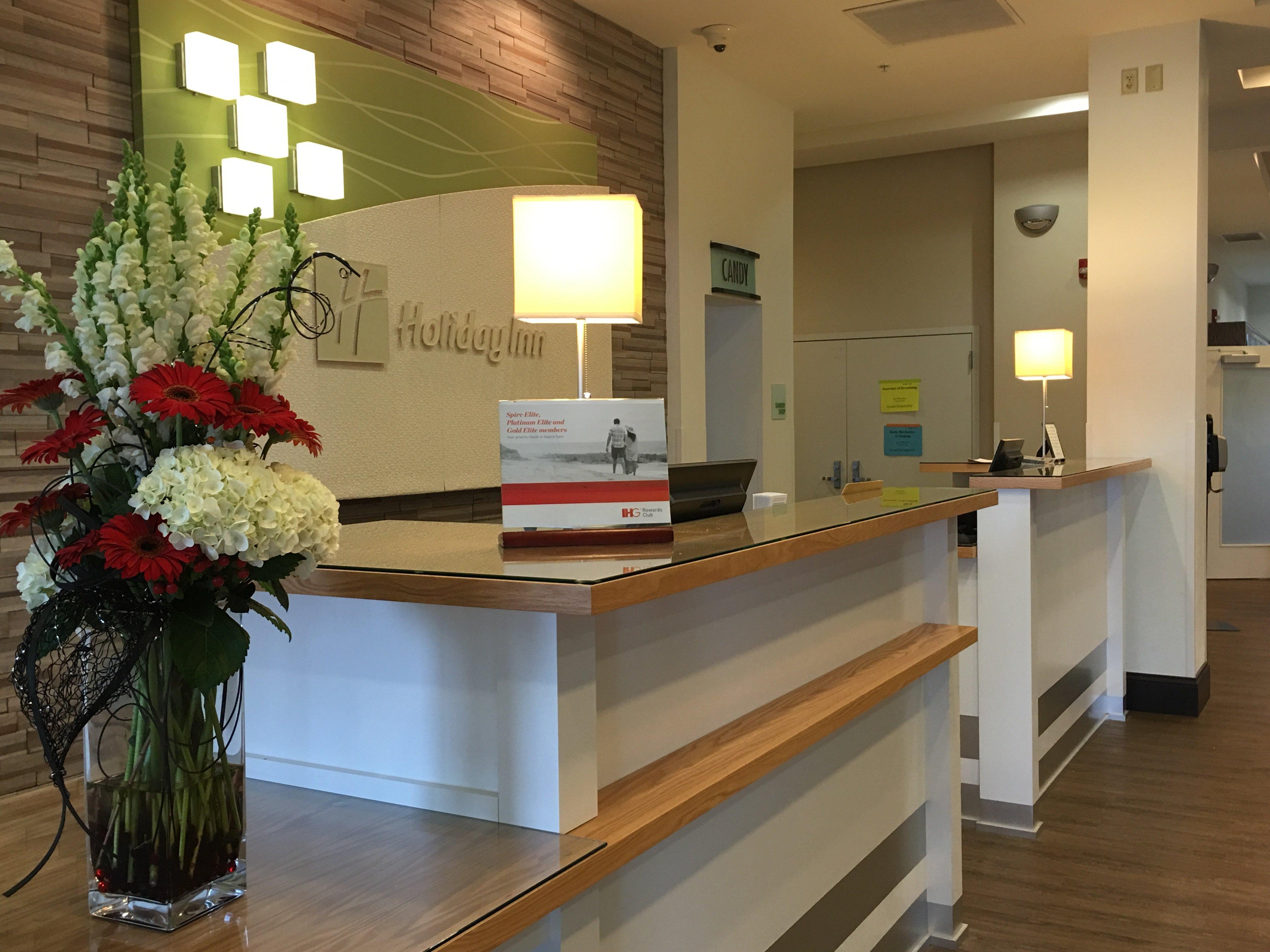 Holiday Inn Hotel & Suites Bloomington Airport By Ihg Εξωτερικό φωτογραφία